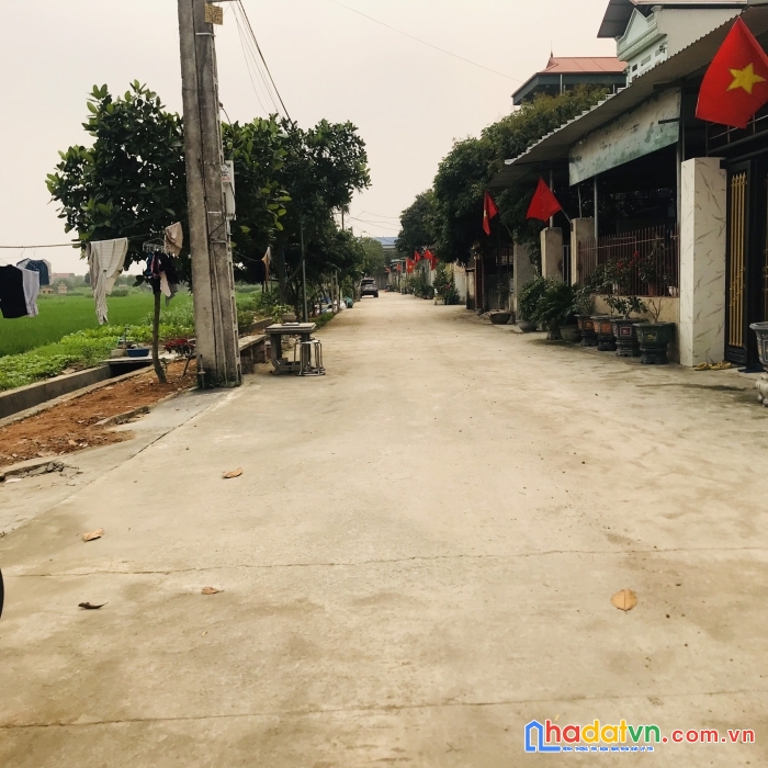 Bìa làng bắc thượng đường 8m ô tô tải tránh chỉ 1x