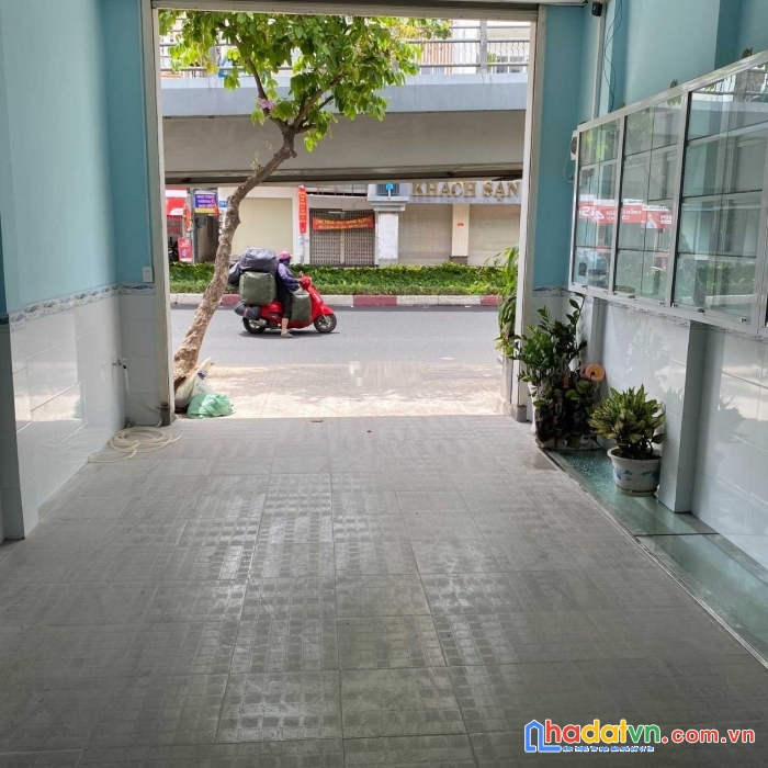 Bán nhà mặt tiền đường cộng hoà, p13 q. tân bình