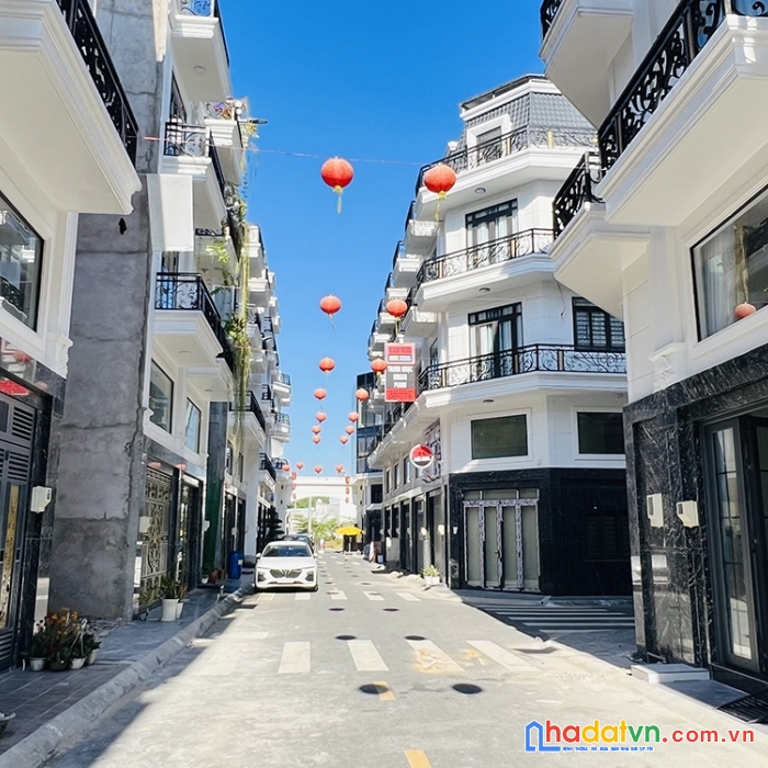 Kẹt tiền cần bán lỗ căn nhà mới hoàn toàn ở cao đẳng điện lực, giá quá rẻ
