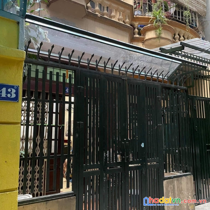 Siêu hiếm !! bán nhà cát linh đống đa 37m2, 5 tầng, ngõ thông thoáng dân tự xây chỉ 4.4 tỷ ở ngay