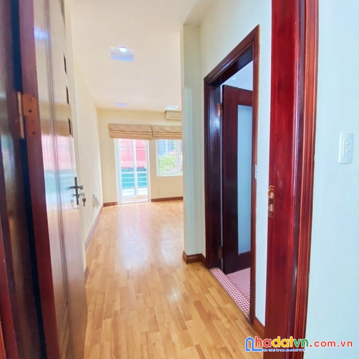 Siêu hiếm !! bán nhà  đường láng, đống đa 63m2, 4 tầng dân tự xây chắc chắn, ngõ thông thoáng ở