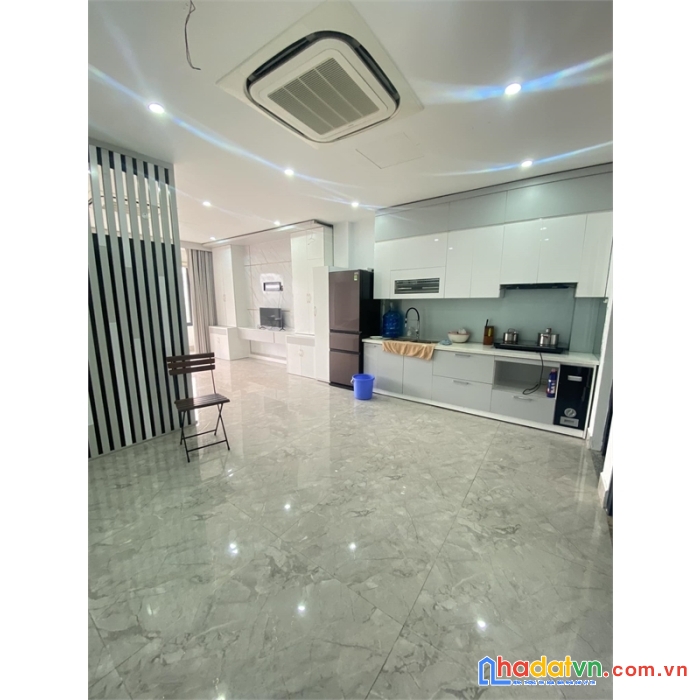 Bán nhà phố lê văn lương, ô tô tránh, vỉa hè, 8 tầng thang máy, dt 42m2, 18 tỷ.