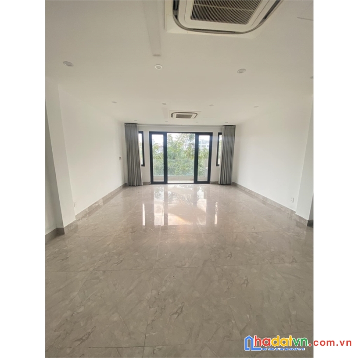 Bán nhà phố lê văn lương, ô tô tránh, vỉa hè, 8 tầng thang máy, dt 42m2, 18 tỷ.