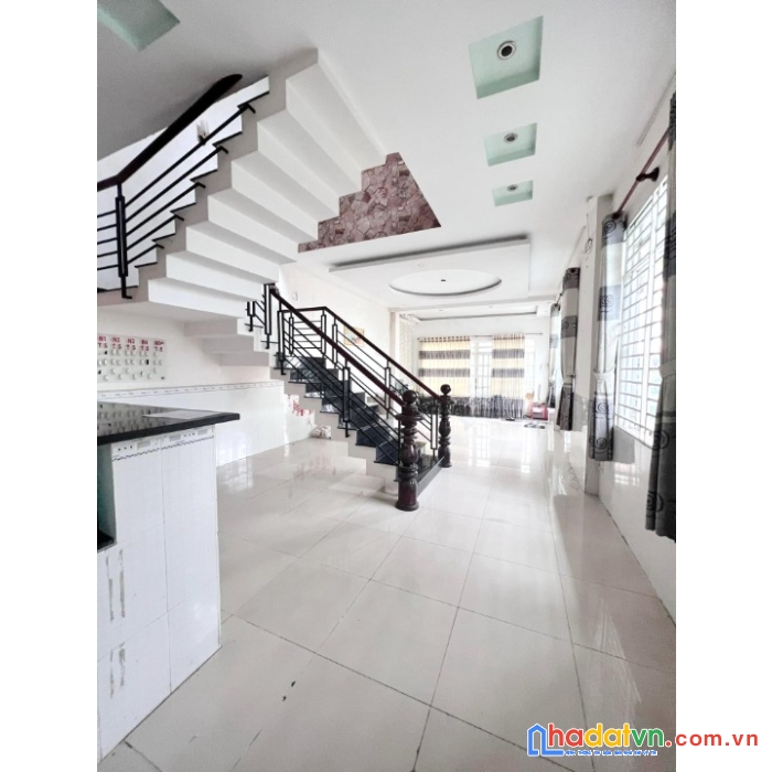 Bán căn biệt thự và 5 căn nhà 3 tầng hẻm xe tải phạm thế hiển p5q8 530m2 đất