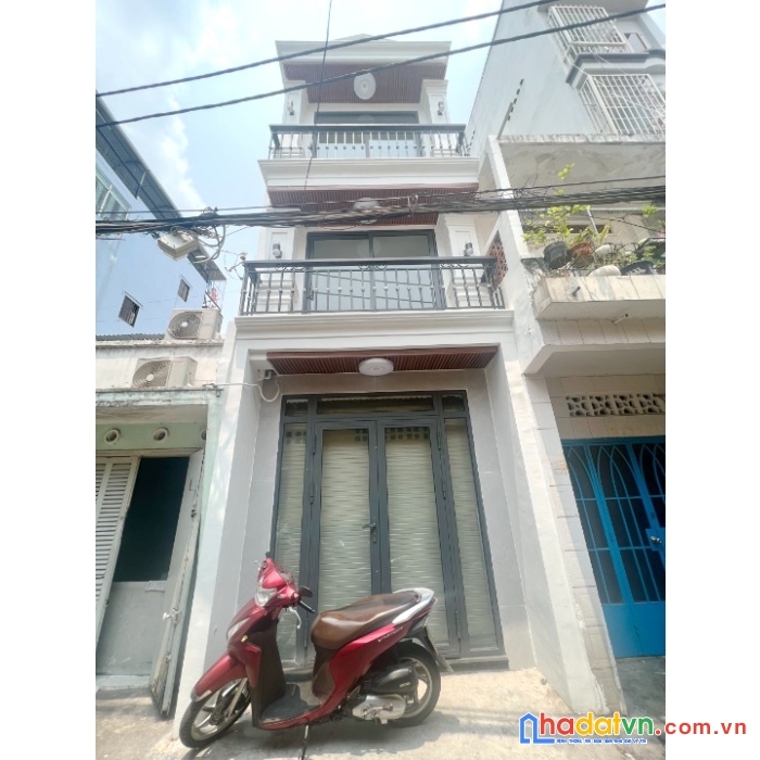 Nhà mới 4 tầng full nội thất 2 mặt hẻm 5m trần phú p4q5 - giá : 6.8 tỷ