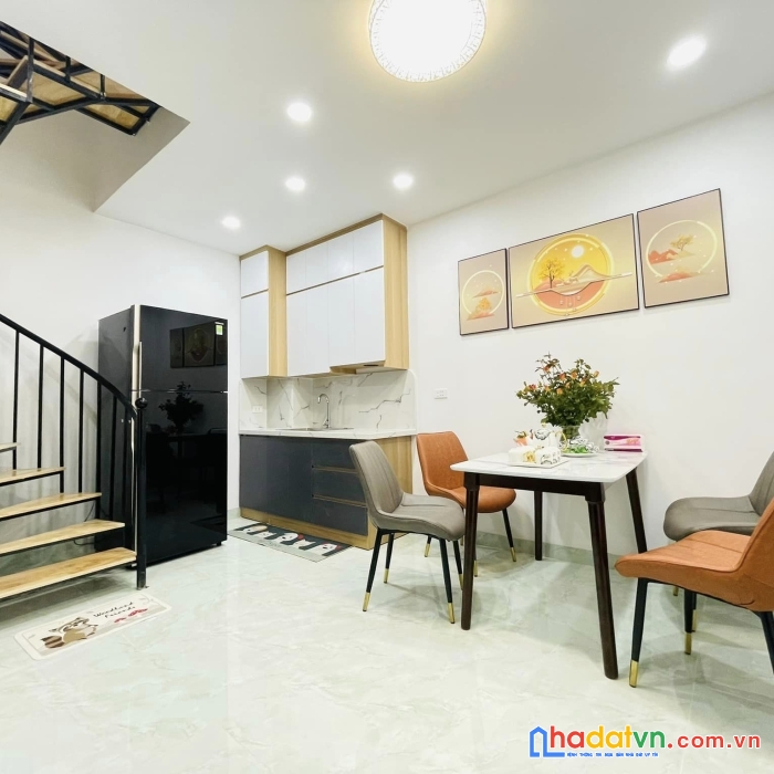 Bán nhà trường chinh, đống  đa, lô góc, 4 tầng, giá 2.15 tỷ
