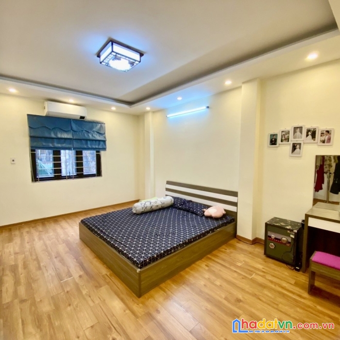 Bán nhà nam dư, lĩnh nam, 45m2, 5t, full nội thất,ô tô đỗ cửa, view hồ, nhỉnh 3 tỷ