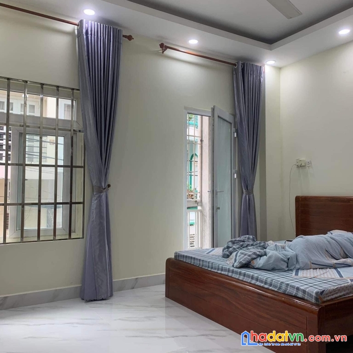 Bán gấp nhà hẻm xe tải, xe hơi ngủ nhà huỳnh văn bánh, 4 tầng, 4.8*18m, 91m2, 16.8 tỷ