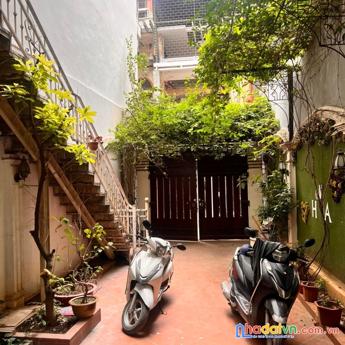 Bán nhà mặt phố thổ quan - khâm thiên, ô tô,  kinh doanh, nở hậu, 140m, 18 tỷ.
