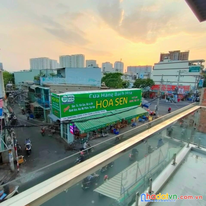 Bán nhà mặt tiền, diện tích lớn, khu trịnh đình trọng, lũy bán bích kênh tân hóa