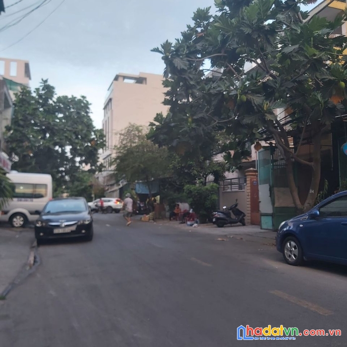 Mặt tiền đường -ngang khủng 8.3m-xe hơi ngủ trong nhà- đối diện chợ tân quy -khu vực sầm uất -kd