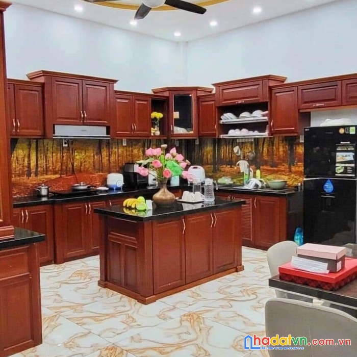Mặt tiền đường -ngang khủng 8.3m-xe hơi ngủ trong nhà- đối diện chợ tân quy -khu vực sầm uất -kd