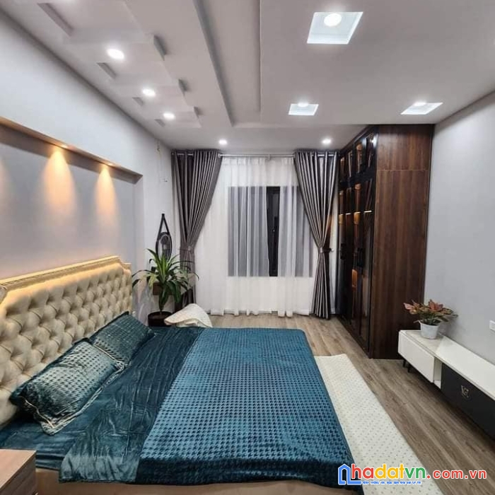 Bán nhà tôn thất tùng gần trường đại học y - bệnh viện y- quận đống đa dt:35m2 5 tầng mt:3.8m 3