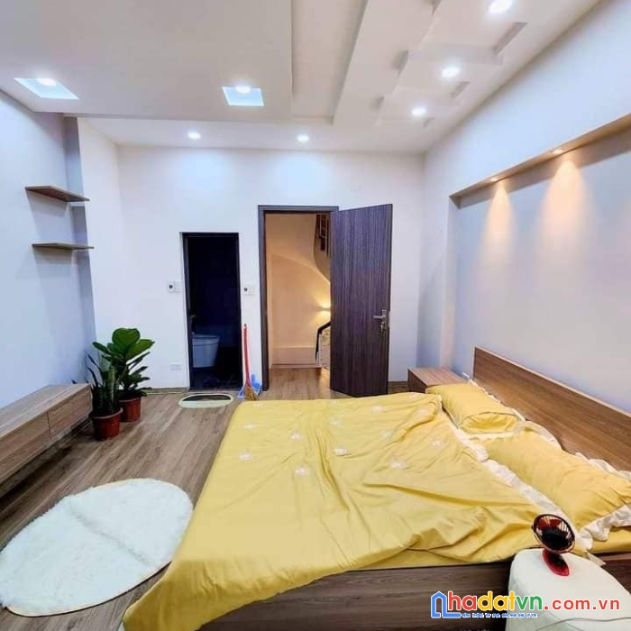 Bán nhà tôn thất tùng gần trường đại học y - bệnh viện y- quận đống đa dt:35m2 5 tầng mt:3.8m 3