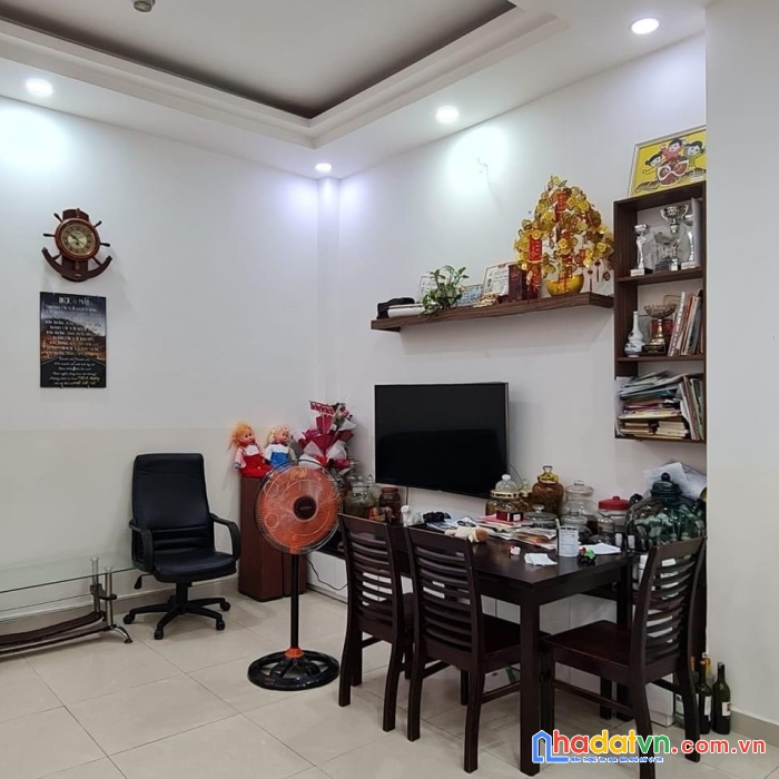 Bán nhà ngộp nặng hxt sát mt phú nhuận 90m2 nhỉnh 12 tỷ tl tốt