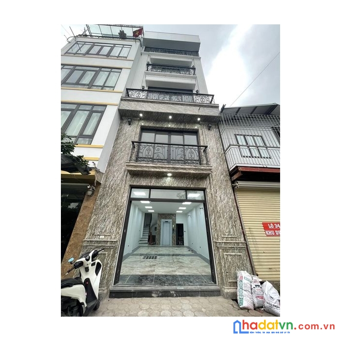 Siêu phẩm trung kính 62m 5 tầng mặt tiền 5.4m giá chỉ 19.8 tỷ phân lô oto vòng quanh