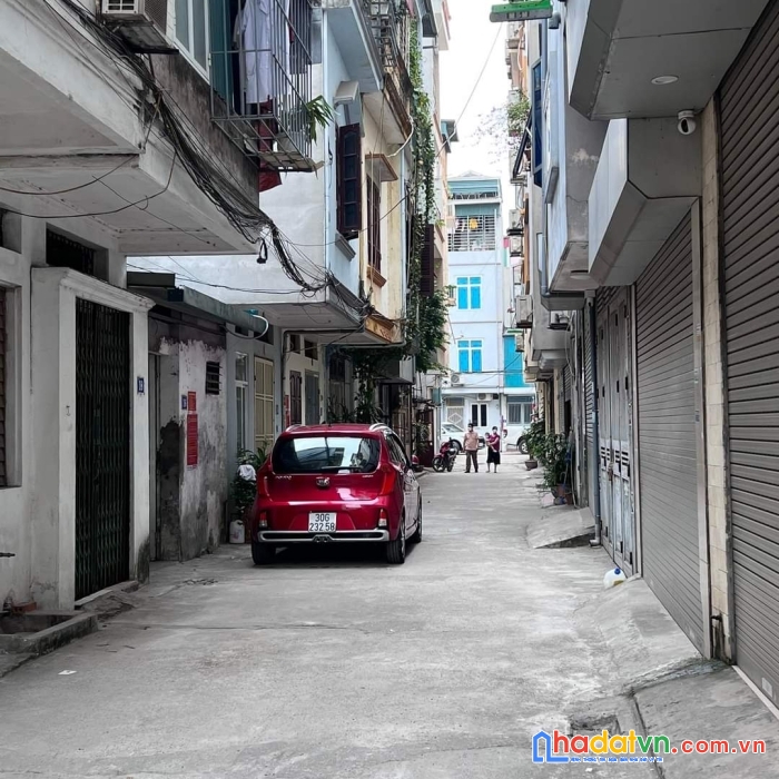 Tứ hiệp, thanh trì, bán gấp lô đất 43m2 , phân lô víp, ô tô 7 chỗ đỗ cửa vào nhà.