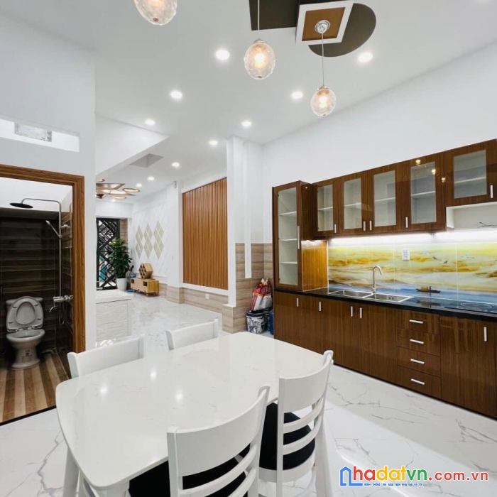 Chủ ngộp cần  bán gấp chỉ 1 căn duy nhất đường 3 tháng 2 - nhỉnh 4 tỷ