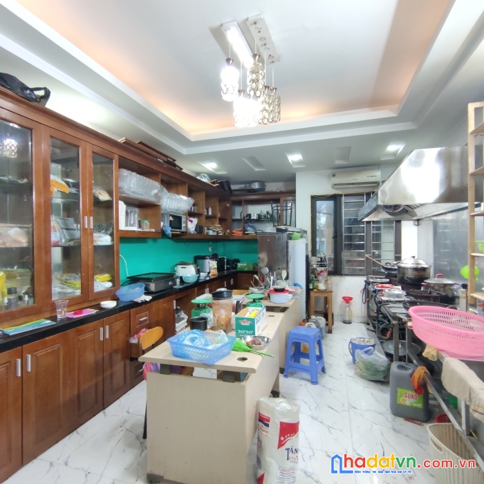 Bán nhà 5 tầng cho thuê văn phòng ngõ 131 thái hà đống đa 16 tỷ.