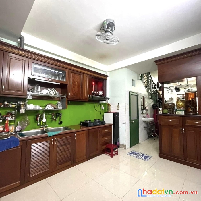 Đi định cư cần bán gấp - nguyễn hồng đào - 60m2 - 6.8 tỷ