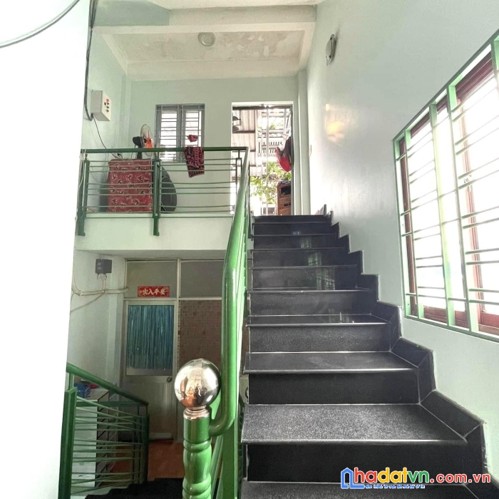 Đi định cư cần bán gấp - nguyễn hồng đào - 60m2 - 6.8 tỷ