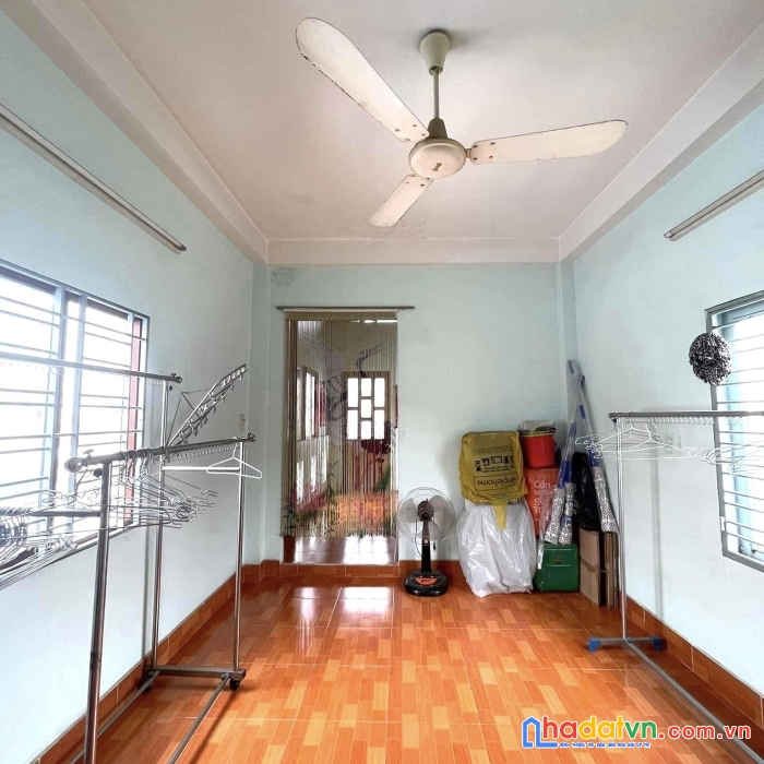 Đi định cư cần bán gấp - nguyễn hồng đào - 60m2 - 6.8 tỷ