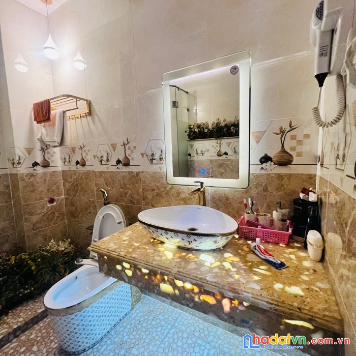 Nhà bán thạnh lộc 49- quận 12- 4 tầng btct-100m2- xe hơi ngủ trong nhà- chỉ 4ty7