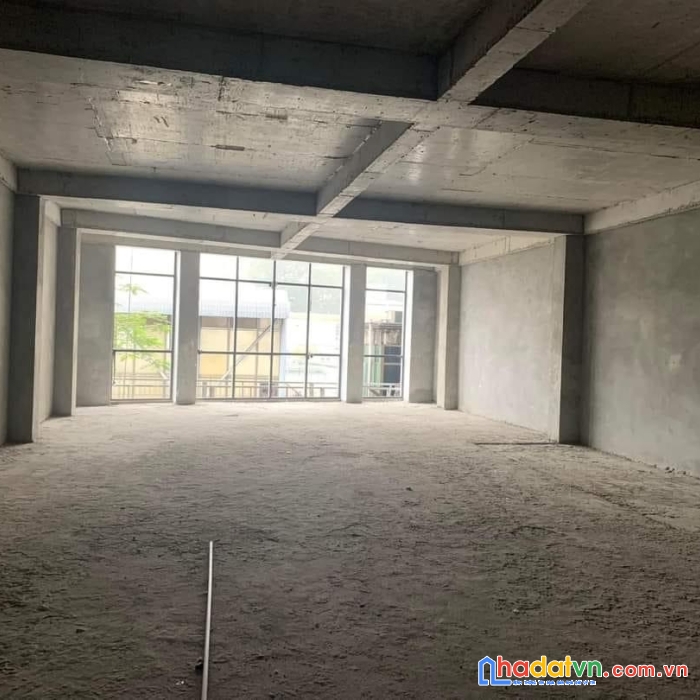 Toà nhà văn phòng mặt phố hai bà trưng,135mx8 tầng,mt 9m, thông sàn