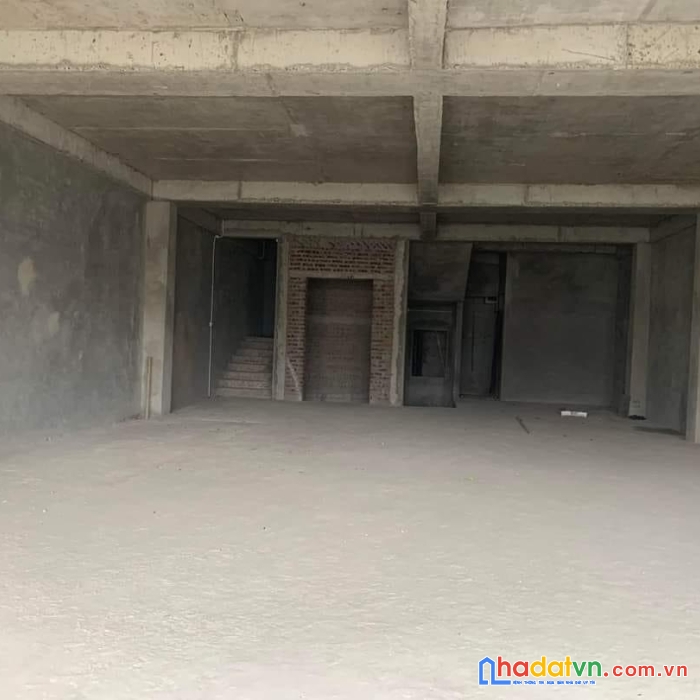 Toà nhà văn phòng mặt phố hai bà trưng,135mx8 tầng,mt 9m, thông sàn