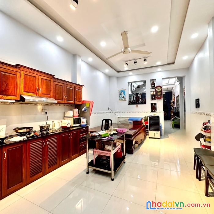 Bán nhà hẻm xe hơi đường gò dầu, sát mặt tiền, 80m2 chỉ 12.2 tỷ, khu dân trí cao