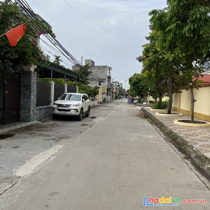 Bán lô đất có sãn nhà xưởng kiên cố  200m2