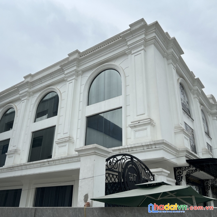 Bán showroom ~2000m² mặt đường đại lộ lê nin, tp vinh, nghệ an