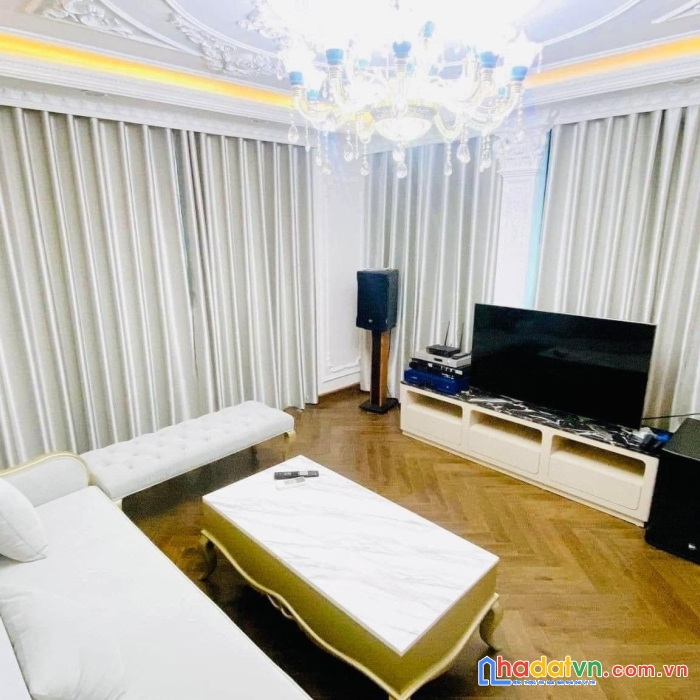 Chính chủ cần bán nhanh nhà lô góc mặt hồ linh đàm 140m2- mt 4.3m- giá siêu rẻ 33.5 tỷ.0968796366