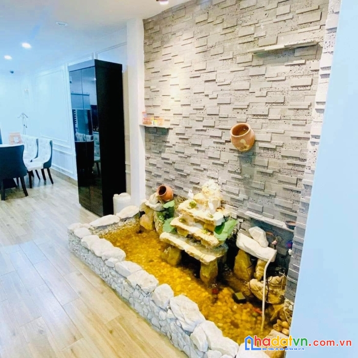 Chính chủ cần bán nhanh nhà lô góc mặt hồ linh đàm 140m2- mt 4.3m- giá siêu rẻ 33.5 tỷ.0968796366