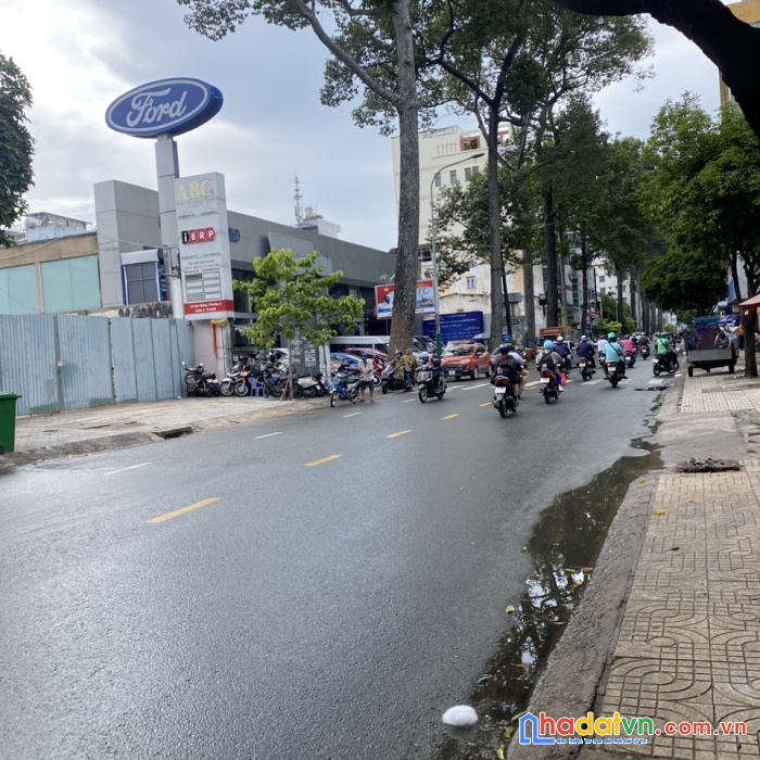 Cần bán căn biệt thự ngay mt đường cao thắng, p3, quận 3 - với 118 tỷ - 0915431616