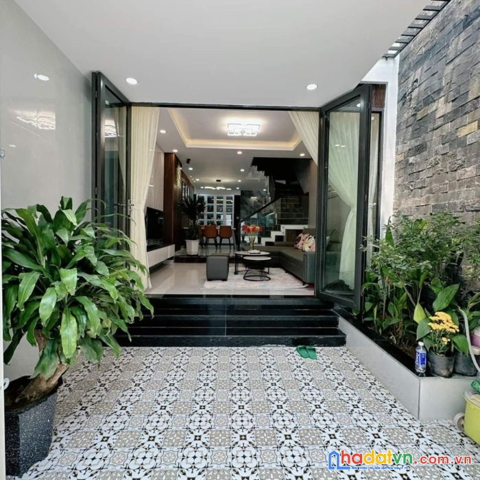 Nhà 3 tầng 2,x tỷ gần mặt tiền hà huy tập