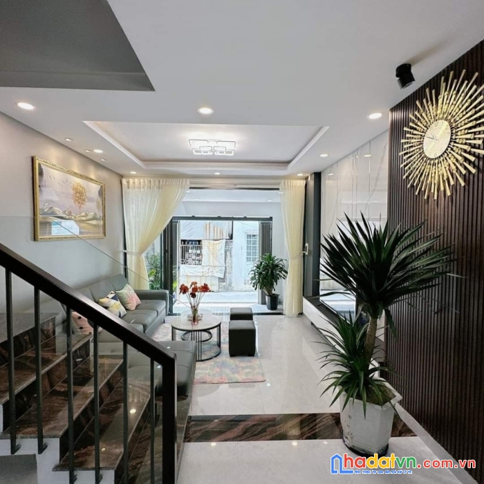 Nhà 3 tầng 2,x tỷ gần mặt tiền hà huy tập