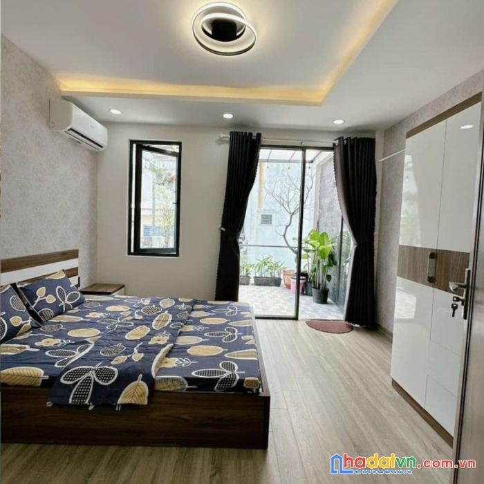 Nhà 3 tầng 2,x tỷ gần mặt tiền hà huy tập