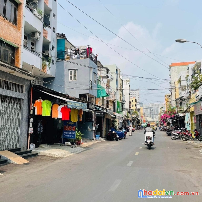 Bán nhà mặt tiền cao đạt ngay trần bình trọng, quận 5, dt: 4.75x20m, 2 t- 3pn, 13 tỷ.