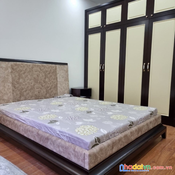 Bán 68m2 nhà 3 mặt thoáng ô to phố hàng sâm 8.5 tỷ.