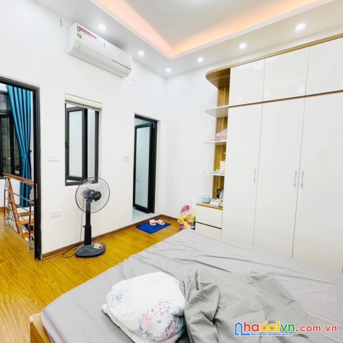 Thái hà siêu hiếm 24m 2ty95 nhà đẹp ở nhà 10m ra phố