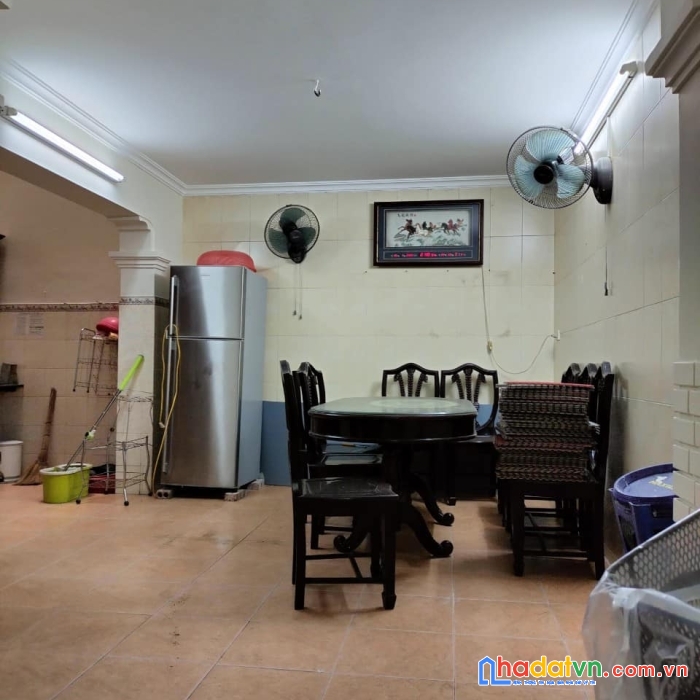 Bán nhà phố trần quốc hoàn, cầu giấy, ô tô tránh,mặt ngõ thông kinh doanh, ở cực thích, 15 tỷ