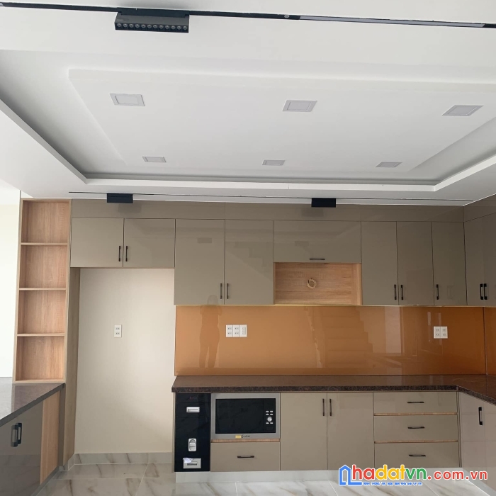 Căn hộ dịch vụ 50tr/th - dt 105m2 ngay phạm văn bạch - giá 10  tỷ