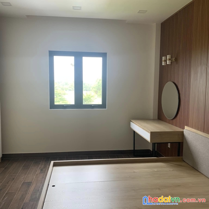 Căn hộ dịch vụ 50tr/th - dt 105m2 ngay phạm văn bạch - giá 10  tỷ