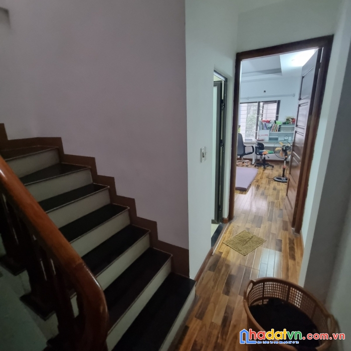 Bán gấp nhà mễ trì ngõ thông nhà dân xây dt 38m 4t giá nhỉnh 4,5 tỷ