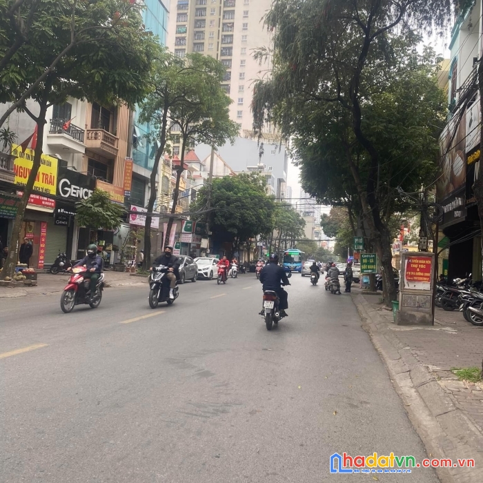 Bán gấp biệt thự văn phú, hà đông, 180m2, 4t, mt28m lô góc, nhỉnh 18 tỷ