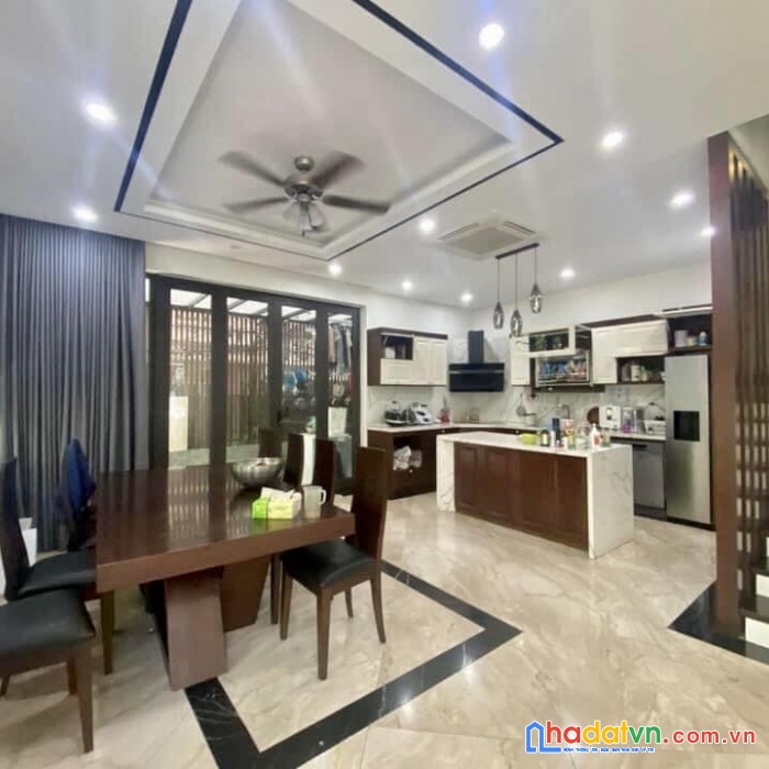 Bán gấp biệt thự văn phú, hà đông, 180m2, 4t, mt28m lô góc, nhỉnh 18 tỷ