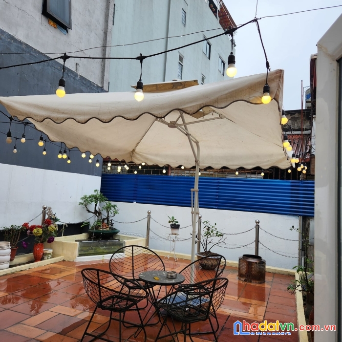 Siêu phẩm hoàng hoa thám 81m x 4 tầng, sát phố, nhiều tiện ich