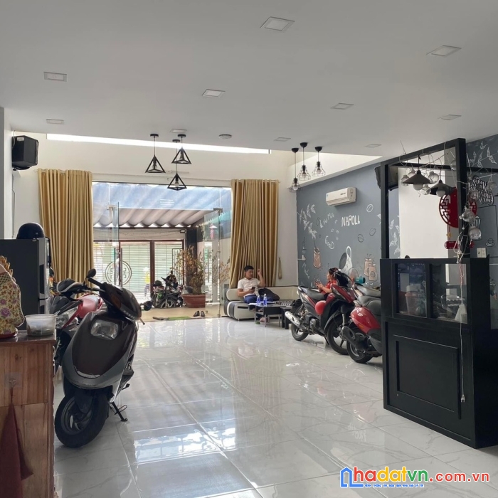 Bán nhà mtkd nhà đẹp lung linh sát lí phục man q7. 4.2 x 19. chỉ 10.6 tỷ