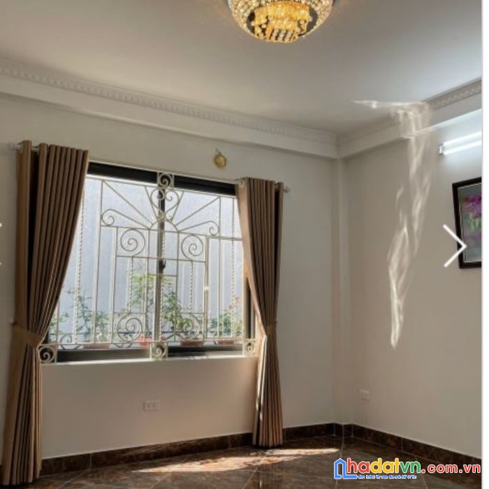 Hiếm! bán nhà ngã ba giáp bát 35 m2, oto, 5 tầng, chỉ 2 tỷ 85.